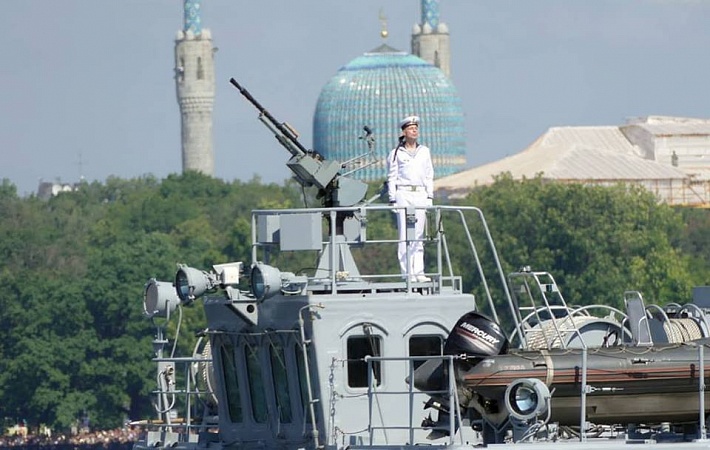 Автобусная экскурсия по Санкт-Петербургу в честь Дня Военно-Морского Флота 